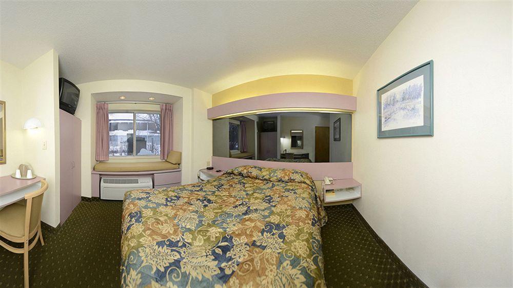 Americas Best Value Inn - East Syracuse Buitenkant foto